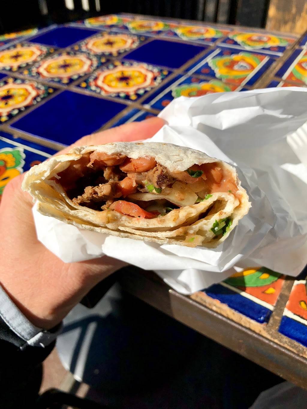 Yucas | restaurant | 2056 Hillhurst Ave, Los Angeles, CA 90027, USA | 3236621214 OR +1 323-662-1214