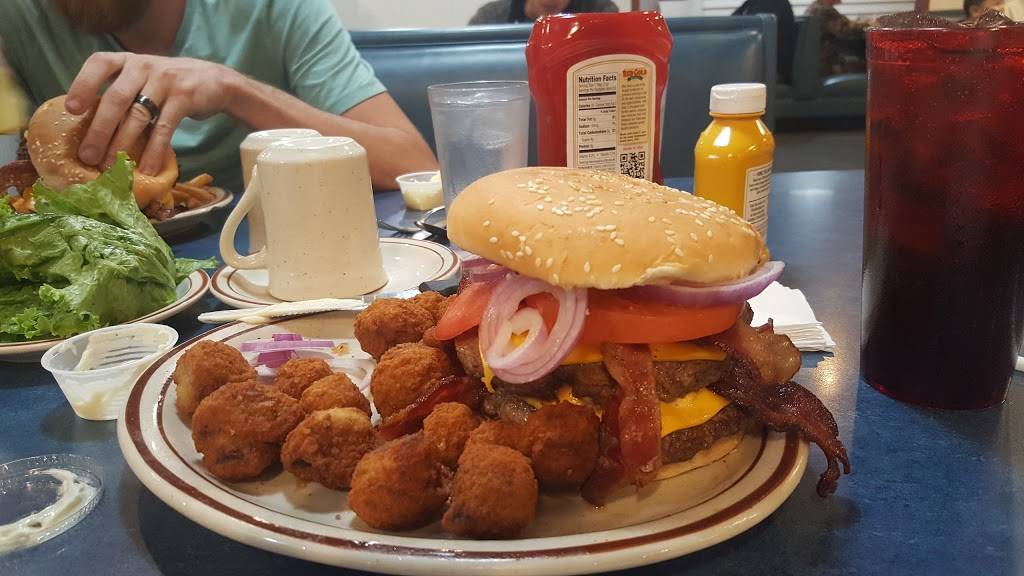 Angels House Of Pancakes | restaurant | 510 W Lincoln Ave, Goshen, IN 46526, USA | 5749715038 OR +1 574-971-5038