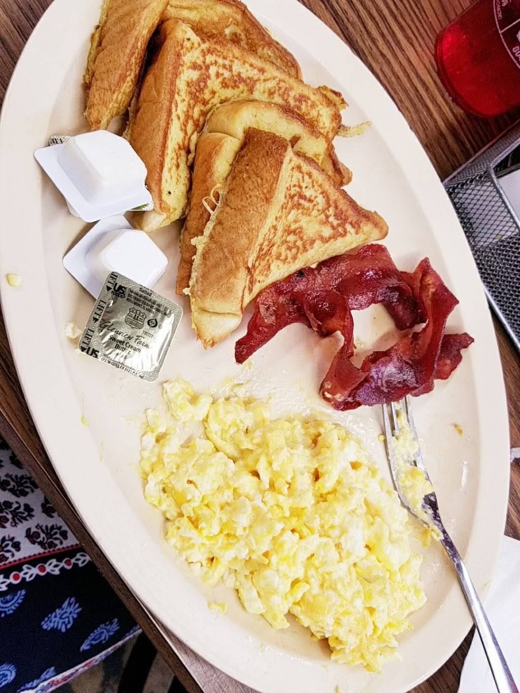 McLeans Restaurant | restaurant | 3205 W Broad St, Richmond, VA 23230, USA | 8043580369 OR +1 804-358-0369