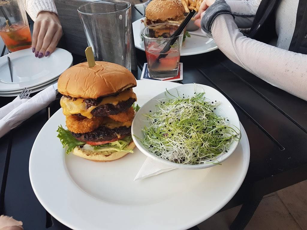 Turtle Jacks Oakville | restaurant | 360 Dundas St E, Oakville, ON L6H 6Z9, Canada | 9052570909 OR +1 905-257-0909