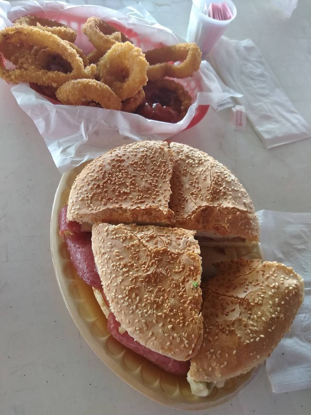 Papa’s On The Lake | restaurant | 14632 TX-105, Montgomery, TX 77356, USA | 9364472500 OR +1 936-447-2500