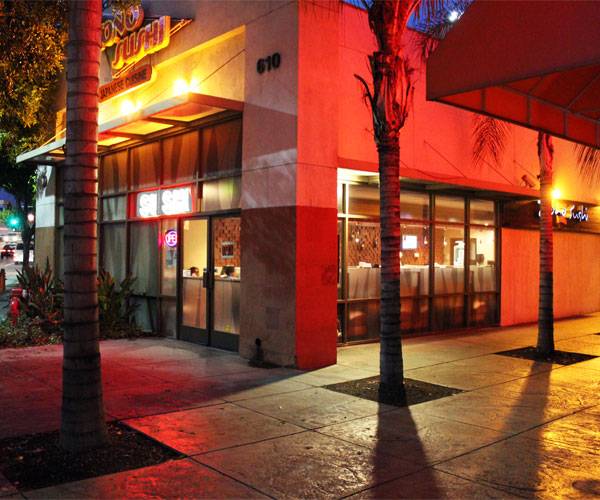 Zono Sushi | restaurant | 610 N 1st St, Burbank, CA 91502, USA | 8185571268 OR +1 818-557-1268