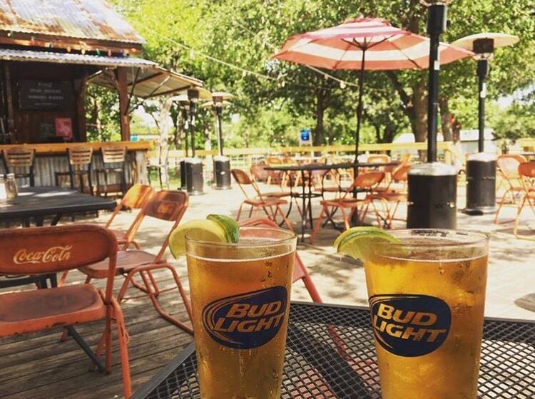 Mi Casa Tamales | restaurant | 25930 Frontage Rd, Boerne, TX 78006, USA | 2106986672 OR +1 210-698-6672