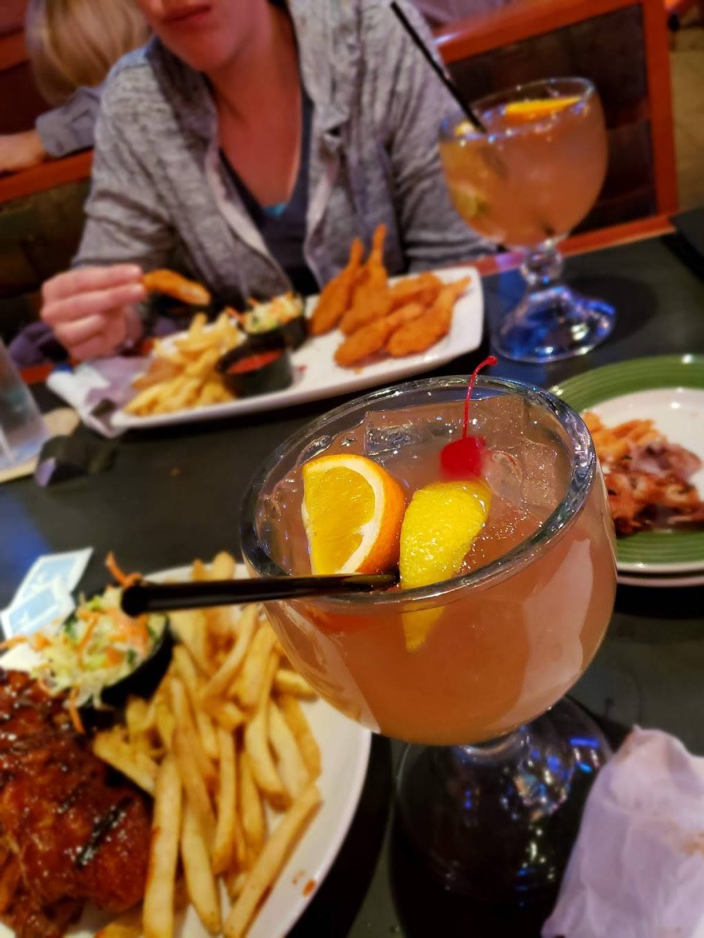 Applebees | restaurant | 2250 Division Rd, Windsor, ON N8W 5X5, Canada | 5199741122 OR +1 519-974-1122