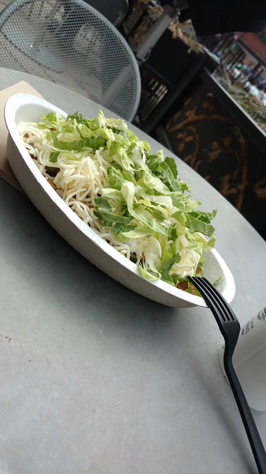 Chipotle Mexican Grill | restaurant | 139 N York St, Elmhurst, IL 60126, USA | 6308340932 OR +1 630-834-0932