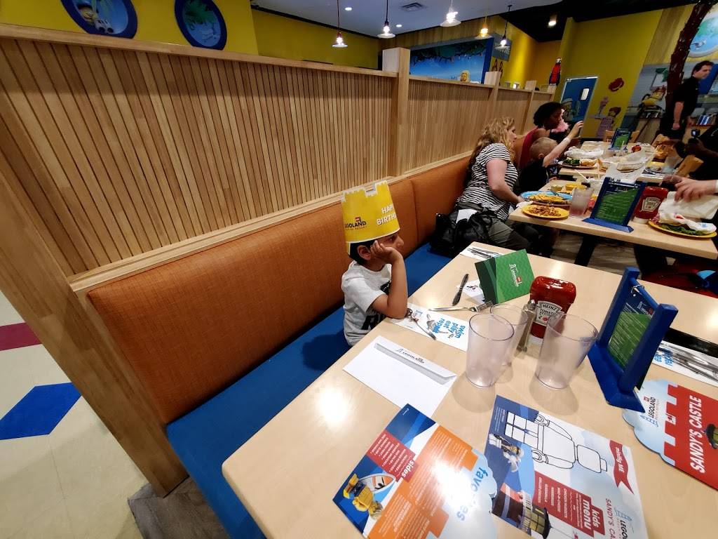 Sandys Castle Restaurant at The Beach Retreat | restaurant | 100 Legoland Way, Winter Haven, FL 33884, USA | 8632018303 OR +1 863-201-8303