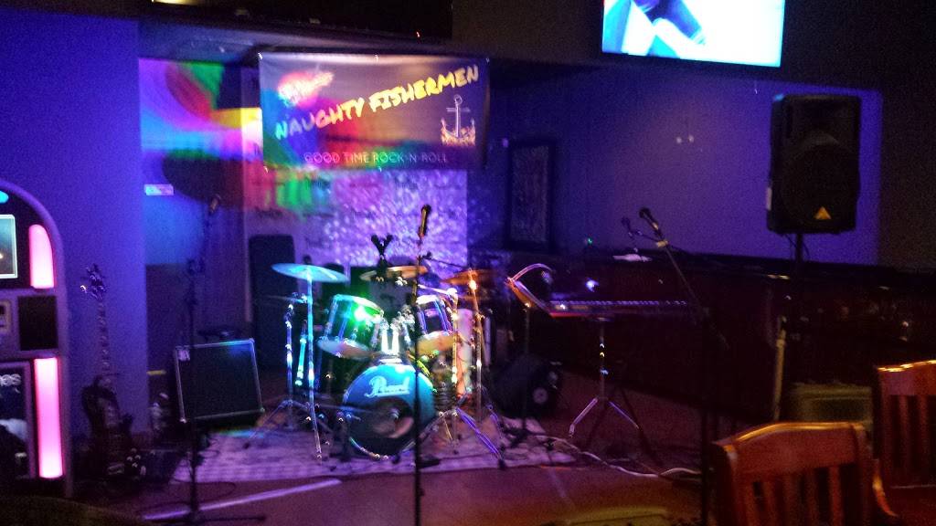 Locals Bar and Entertainment | restaurant | 300 Gordons Corner Rd, Manalapan Township, NJ 07726, USA | 7328517202 OR +1 732-851-7202