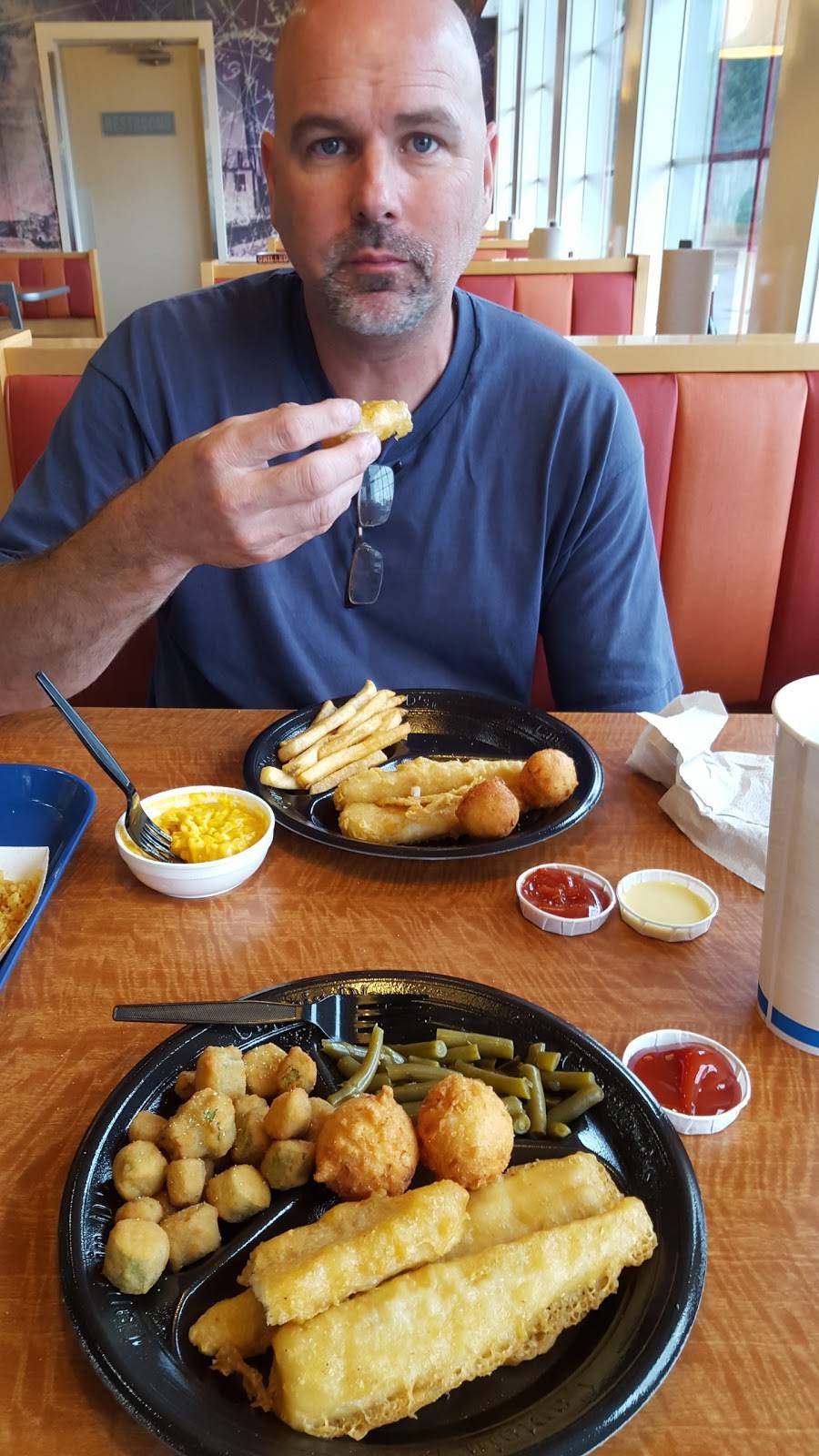 Captain Ds | restaurant | 615 N Main St, Cedartown, GA 30125, USA | 7707480070 OR +1 770-748-0070