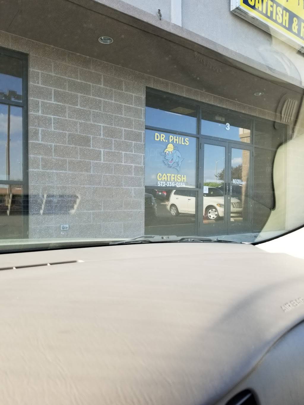 Dr Phils Catfish & Ribs | restaurant | 121 St Robert Blvd, St Robert, MO 65584, USA | 5733360184 OR +1 573-336-0184