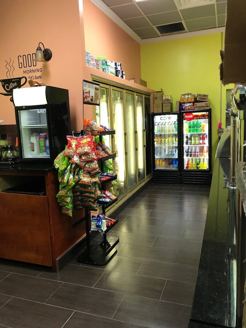 Avelars Delicatessen | restaurant | 710 Jerusalem Ave, Uniondale, NY 11553, USA | 5162805557 OR +1 516-280-5557