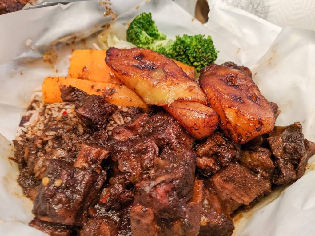 Chris Jerk | restaurant | 2570 Birchmount Rd, Scarborough, ON M1T 2M5, Canada | 4162975375 OR +1 416-297-5375