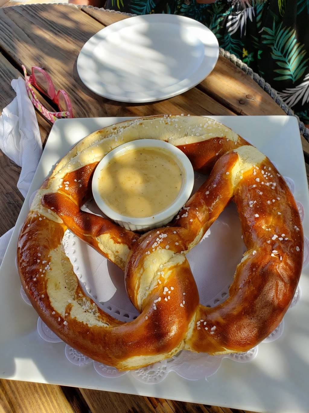 The Hoffmann | restaurant | 3825 NE Indian River Dr, Jensen Beach, FL 34957, USA | 7724443697 OR +1 772-444-3697