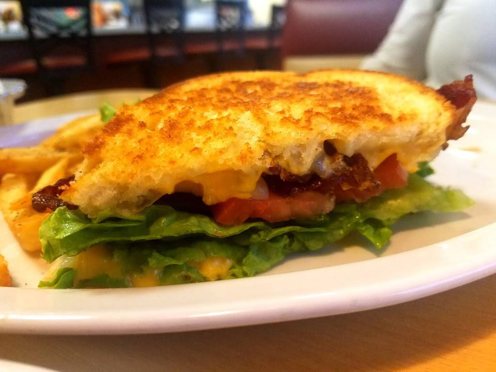 World Of Omelettes And Waffles | restaurant | 13775 Jefferson Davis Hwy, Woodbridge, VA 22191, USA | 7034905300 OR +1 703-490-5300