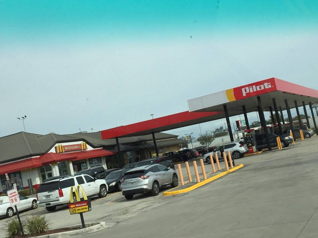 Pilot Travel Center | restaurant | 7300 Okeechobee Rd, Fort Pierce, FL 34945, USA | 7724600611 OR +1 772-460-0611