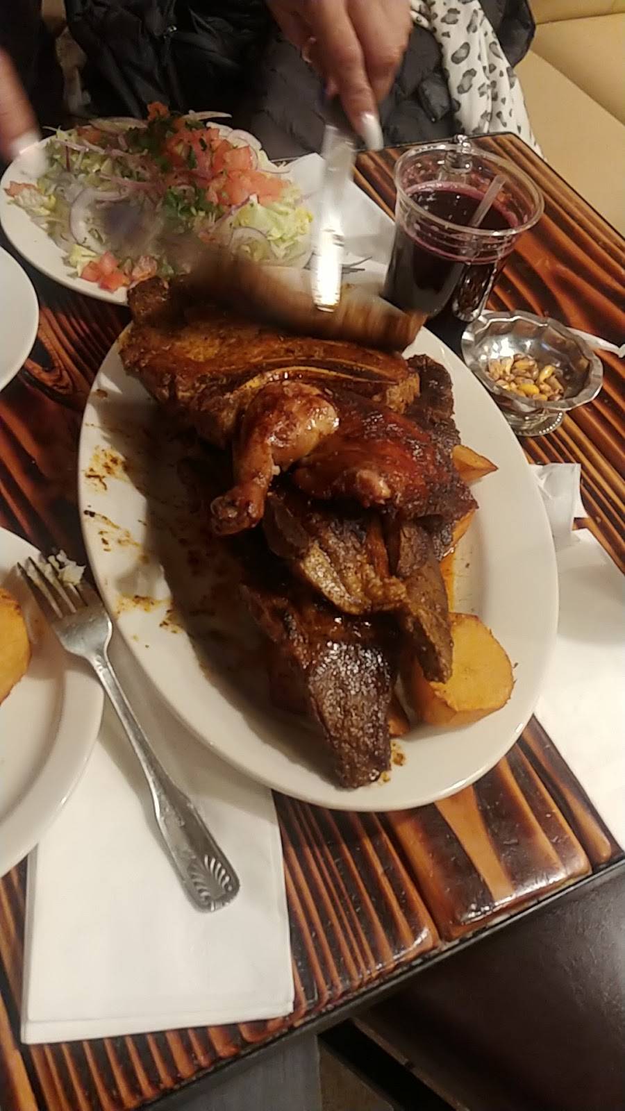 Lena Y Carbon Restaurant & Lounge | restaurant | 201 Market St, Paterson, NJ 07505, USA | 9732790429 OR +1 973-279-0429