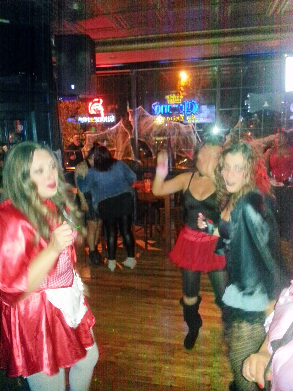 Sidewalk Cafe | restaurant | 236 South St, Hartford, CT 06114, USA | 8609568192 OR +1 860-956-8192