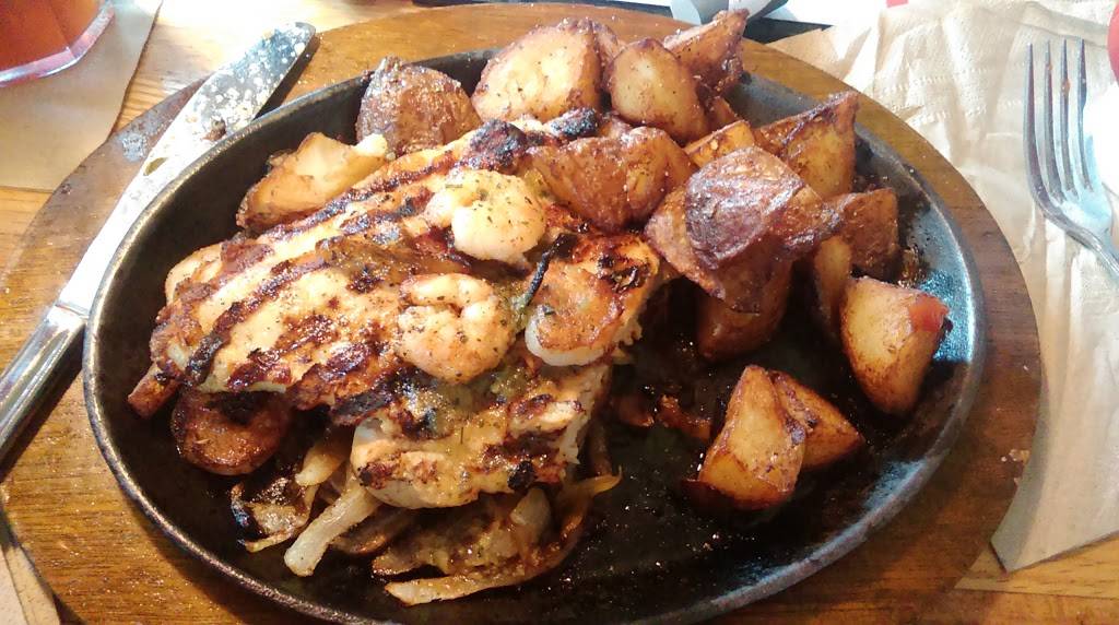 Applebees Grill + Bar | restaurant | 3134 Beeline Rd, Holland, MI 49424, USA | 6167864446 OR +1 616-786-4446