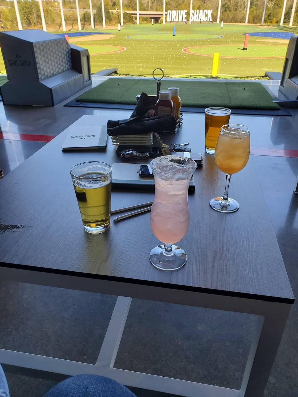 Drive Shack | restaurant | 1647 Four Rings Drive, Richmond, VA 23233, USA | 8047293778 OR +1 804-729-3778