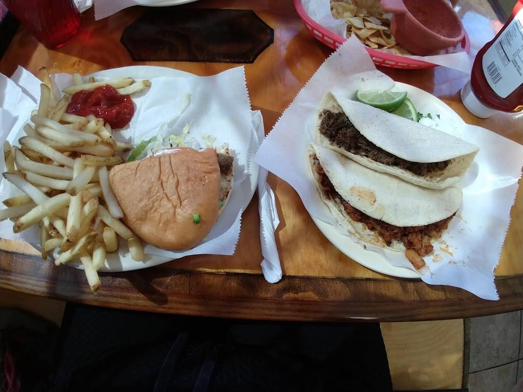 Las Tapatias De Jalisco | restaurant | 1506 S St Marys St, San Antonio, TX 78210, USA | 2105328800 OR +1 210-532-8800