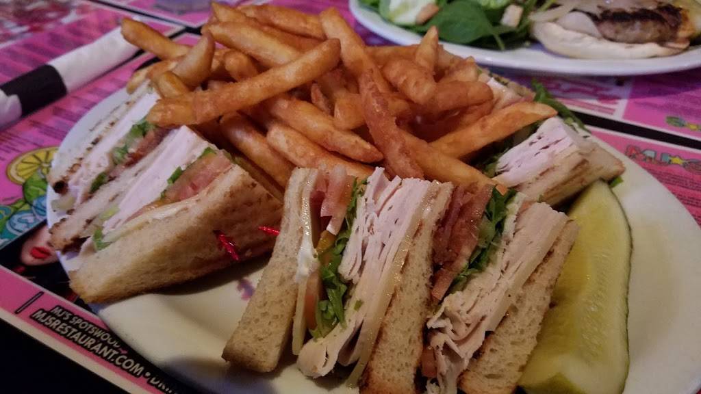 MJs Restaurant Bar & Grill | restaurant | 1005 NJ-35, Middletown, NJ 07748, USA | 7327961400 OR +1 732-796-1400