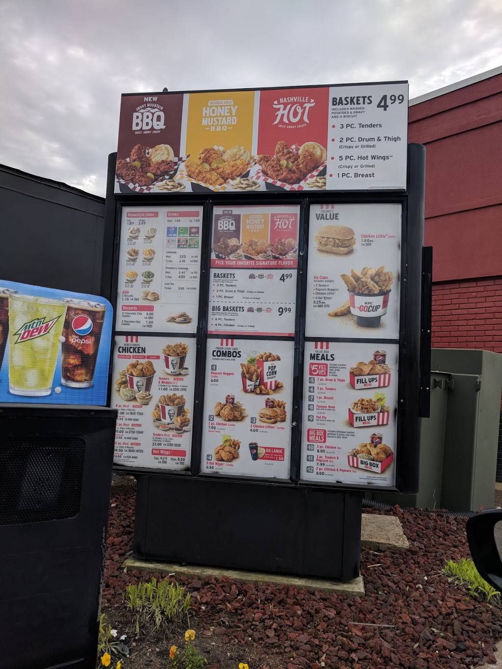 KFC | restaurant | 6028 Stage Rd, Bartlett, TN 38134, USA | 9013863442 OR +1 901-386-3442