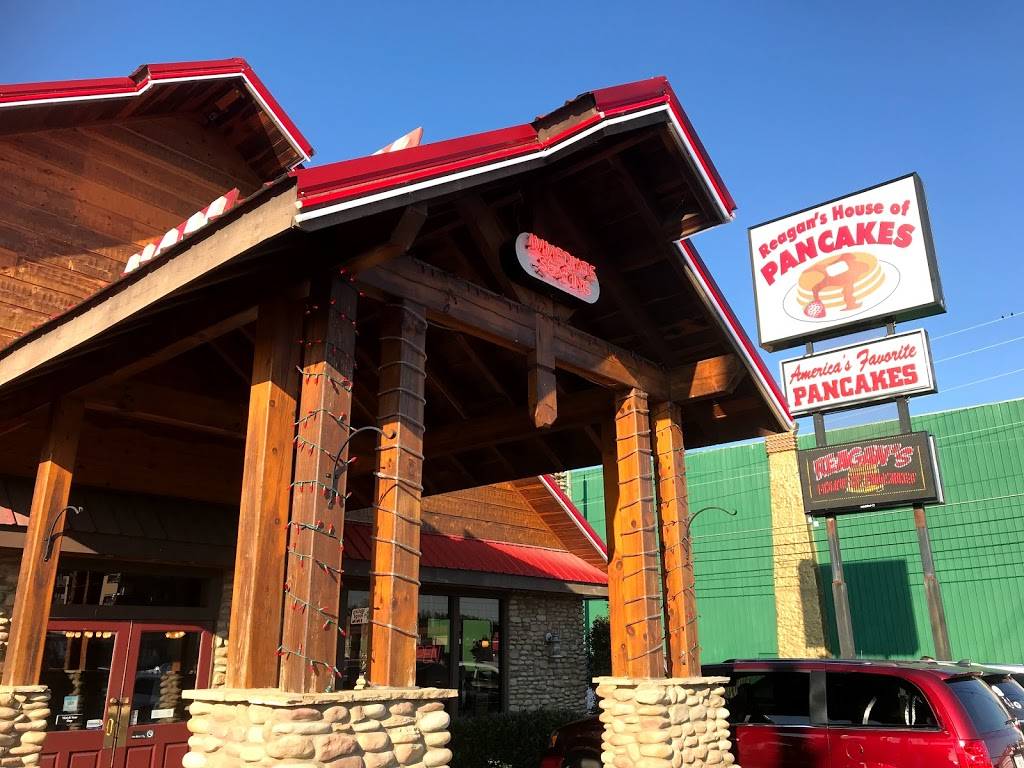 Reagans House of Pancakes | restaurant | 2820 Parkway, Pigeon Forge, TN 37863, USA | 8654280652 OR +1 865-428-0652