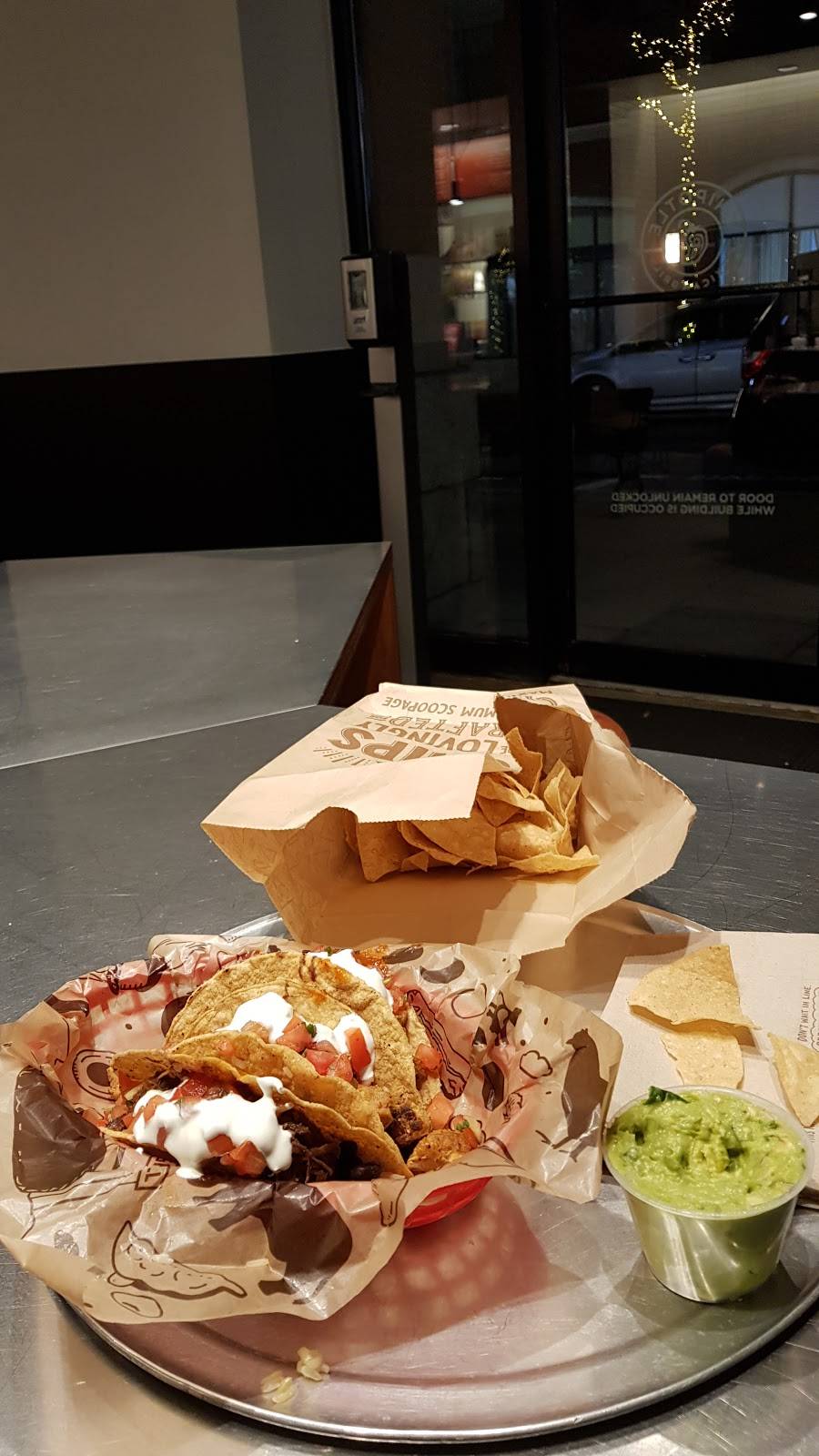 Chipotle Mexican Grill | restaurant | 205 Boardwalk Pl, Gaithersburg, MD 20878, USA | 2403990245 OR +1 240-399-0245