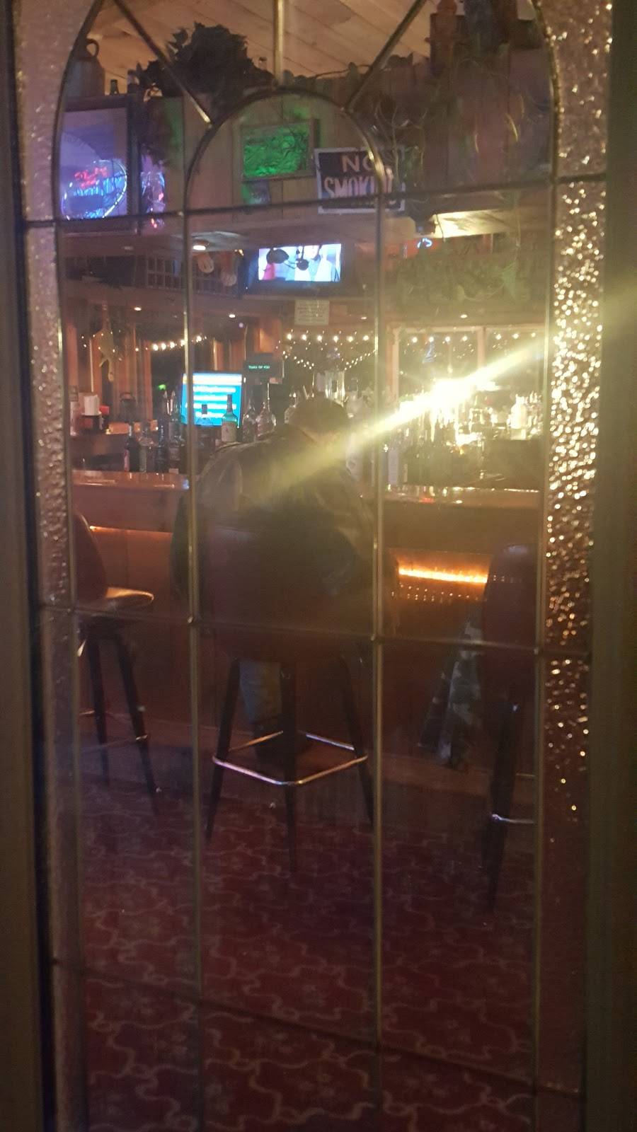 The Outlet Restaurant | restaurant | 2401 NY-10, Caroga Lake, NY 12032, USA | 5188353911 OR +1 518-835-3911