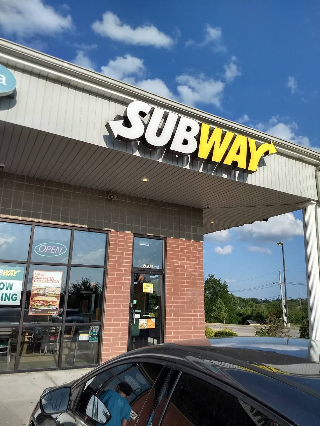 Subway | meal takeaway | 9223 N Oak Trafficway, Kansas City, MO 64155, USA | 8164208087 OR +1 816-420-8087