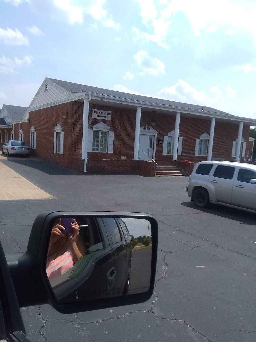 Caseys | restaurant | 669 W Elm St, Lebanon, MO 65536, USA | 4175323776 OR +1 417-532-3776