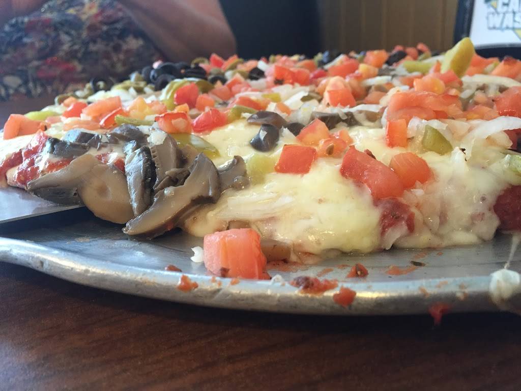 Sams La Roma Pizza House | restaurant | 103 E Exchange St, Geneseo, IL 61254, USA | 3099442285 OR +1 309-944-2285