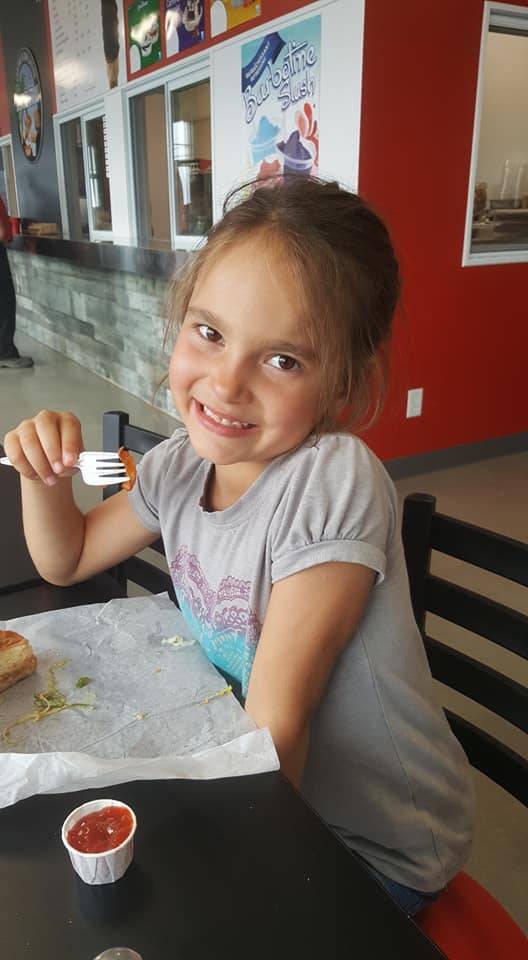 Cantine & Bar Laitier Le Bouche-Trou | restaurant | 11 Route 137 SUD, Sainte-Cécile-de-Milton, QC J0E 2C0, Canada | 4509569595 OR +1 450-956-9595