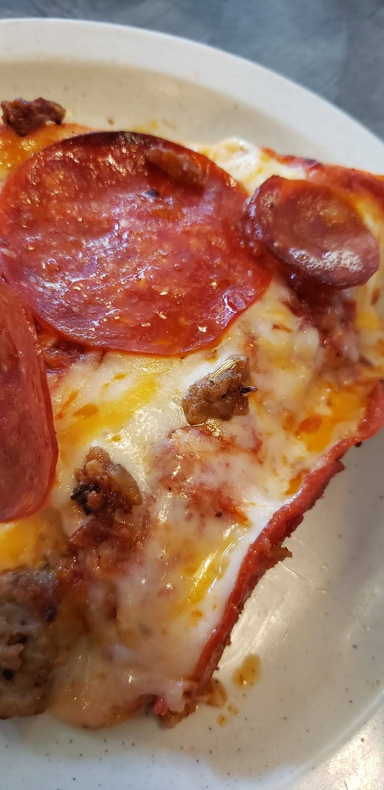 Round Table Pizza | meal takeaway | 1020 Keolu Dr Ste J, Kailua, HI 96734, USA | 8082614644 OR +1 808-261-4644