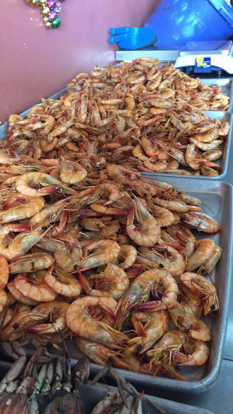 B & J Seafood | restaurant | 3211 Paris Rd, Chalmette, LA 70043, USA | 5042774888 OR +1 504-277-4888