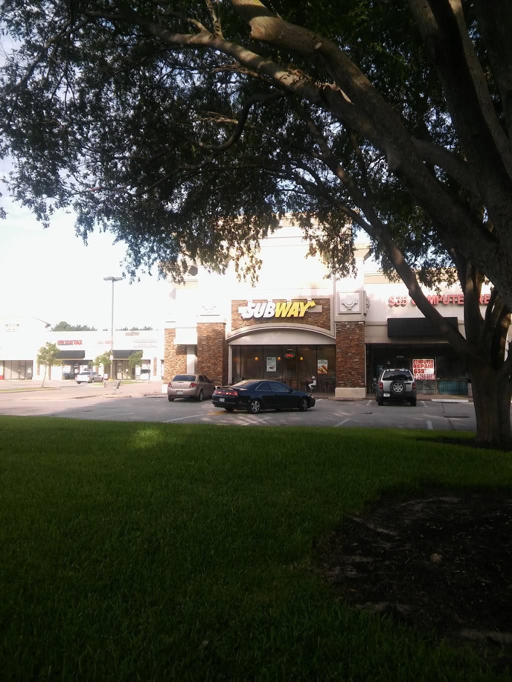 Subway | restaurant | 3710 S Gessner Rd, Houston, TX 77063, USA | 7139759968 OR +1 713-975-9968