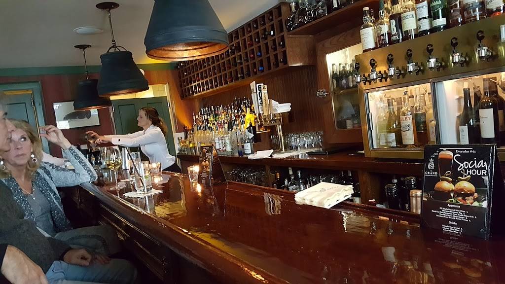 The Tavern at the Bedford Village Inn | restaurant | 2 Olde Bedford Way, Bedford, NH 03110, USA | 6034722001 OR +1 603-472-2001