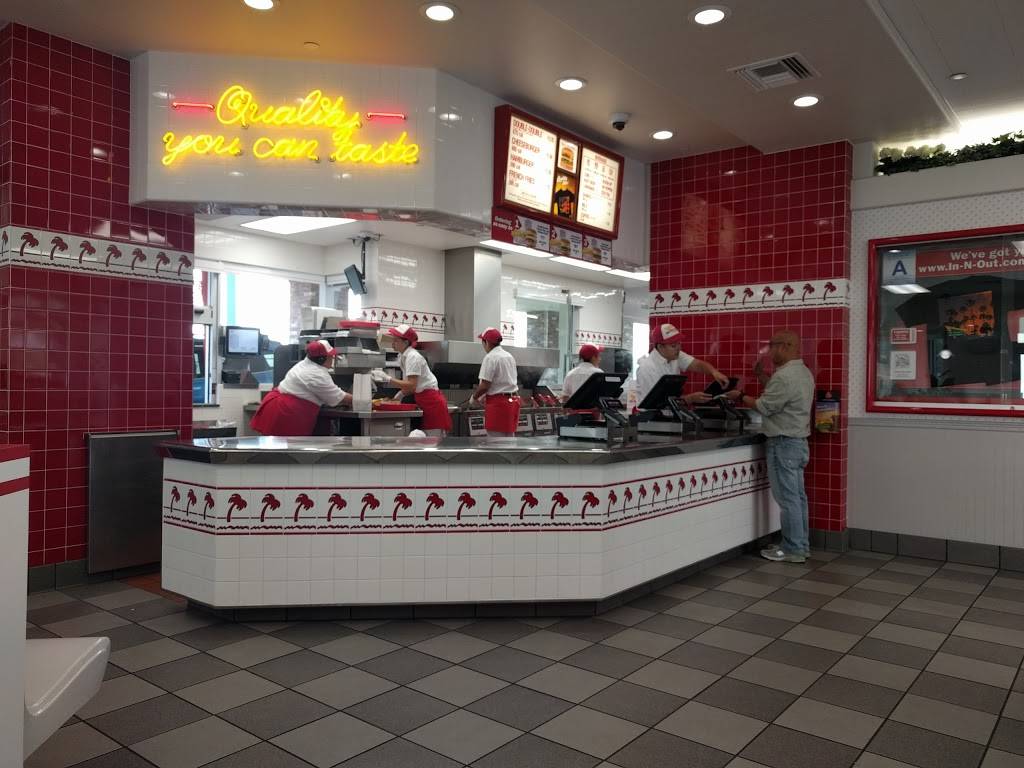 In-N-Out Burger | restaurant | 31465 Avenue E, Yucaipa, CA 92399, USA | 8007861000 OR +1 800-786-1000