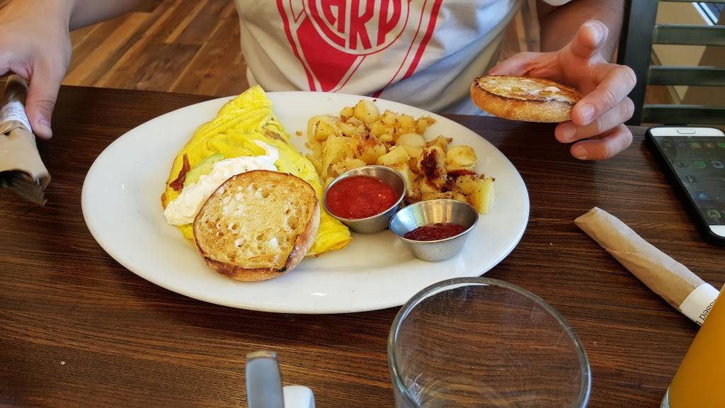 First Watch - Banyan & Gulf Shore | restaurant | 225 Banyan Blvd #100, Naples, FL 34102, USA | 2394340005 OR +1 239-434-0005