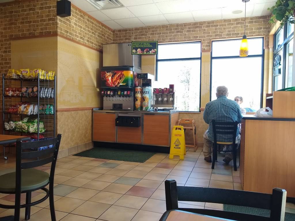 Subway | restaurant | 601 Peavine Rd, Crossville, TN 38571, USA | 9314562777 OR +1 931-456-2777