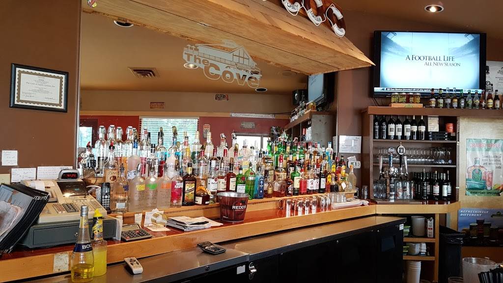 The Cove | restaurant | 14A158, Canyon Club Dr, Apple River, IL 61001, USA | 8154920277 OR +1 815-492-0277