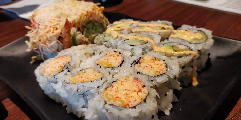 Hinata Sushi & Asian Cuisine | restaurant | 6 Campbell St, Whitby, ON L1M 1A2, Canada | 9054258888 OR +1 905-425-8888