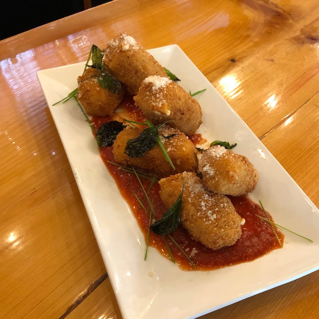 Pork Bellys Bar & Grill | restaurant | 523 Tunica Dr W, Marksville, LA 71351, USA | 3182400000 OR +1 318-240-0000