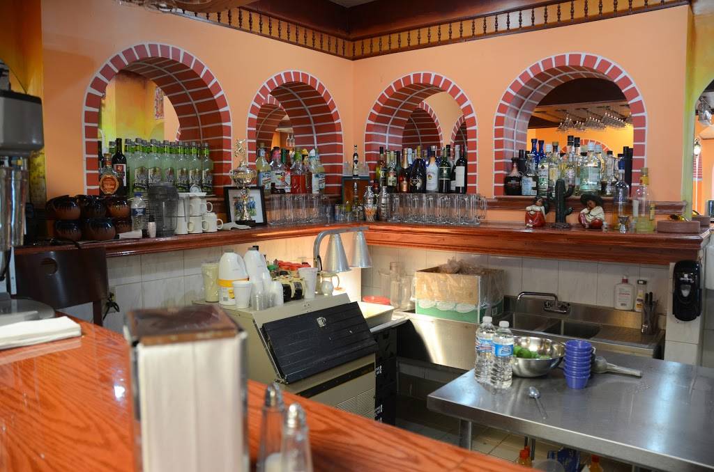 El Pueblo Restaurant | restaurant | 1527 Broadway, Rockford, IL 61104, USA | 8153987502 OR +1 815-398-7502