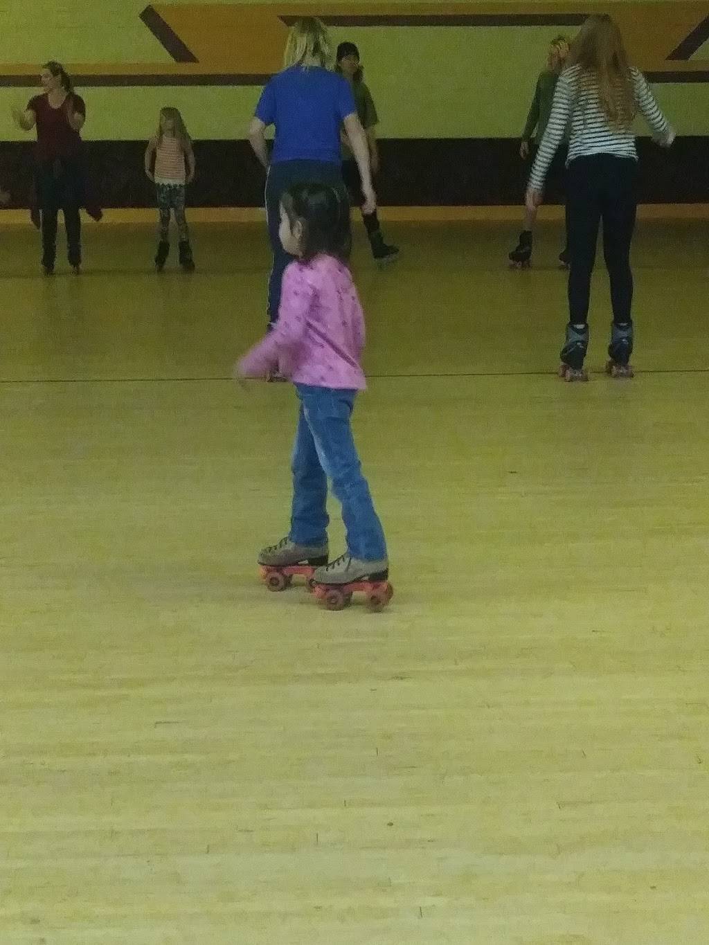 Rollerama | meal takeaway | 1004 34th St, Bakersfield, CA 93301, USA | 6613277589 OR +1 661-327-7589