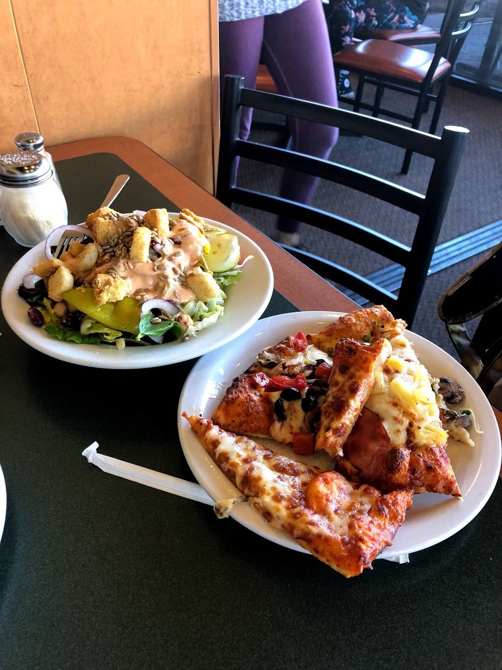 Round Table Pizza | meal delivery | 2630 S Tracy Blvd #1140, Tracy, CA 95376, USA | 2098338300 OR +1 209-833-8300