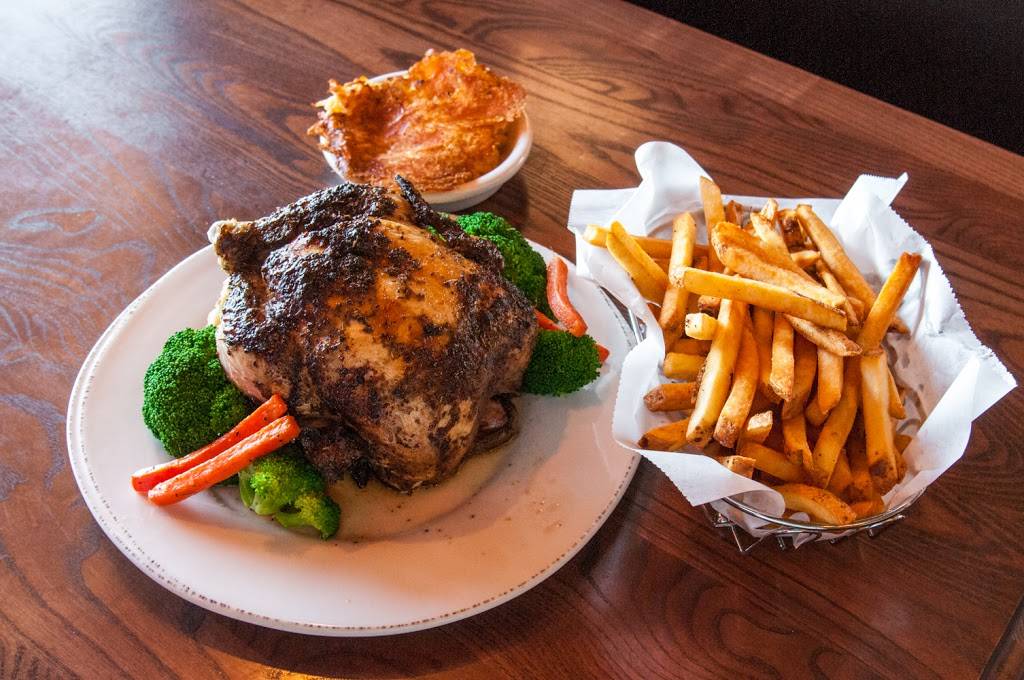 Grizzlys | restaurant | 4890 Golf Rd, Eau Claire, WI 54701, USA | 7158326481 OR +1 715-832-6481