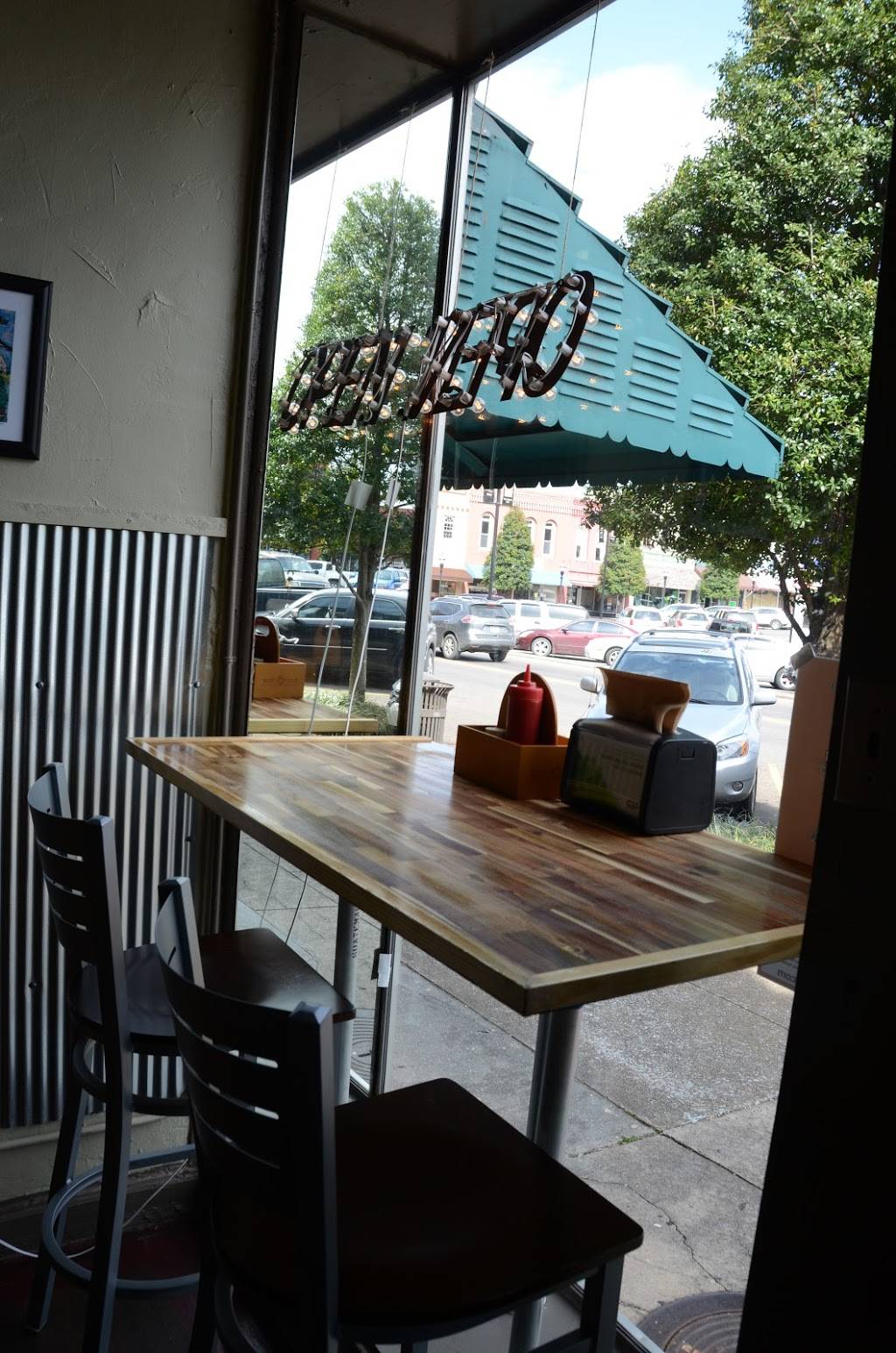 The Local Cafe | restaurant | 113 Main Ave S, Fayetteville, TN 37334, USA | 9312972739 OR +1 931-297-2739