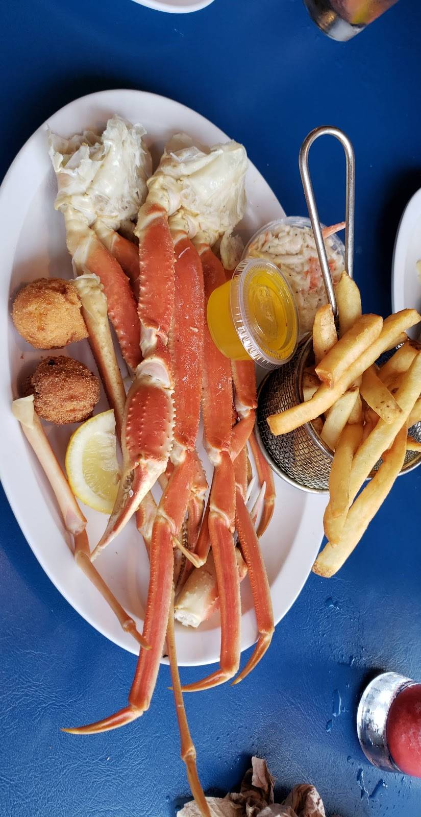 Phillippi Creek Oyster Bar | restaurant | 5353 S Tamiami Trail, Sarasota, FL 34231, USA | 9419254444 OR +1 941-925-4444