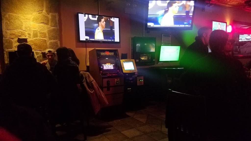 Local Bar & Grill | restaurant | 3924 Bell Blvd, Bayside, NY 11361, USA | 7182254522 OR +1 718-225-4522