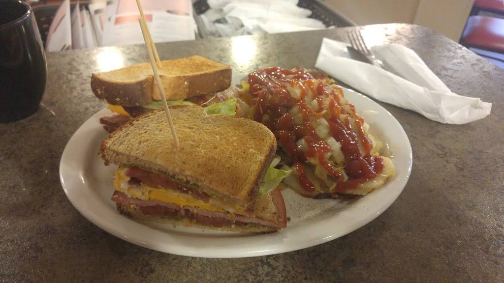 Lulus Diner | cafe | 114 E College Ave, Bluffton, OH 45817, USA | 4193695858 OR +1 419-369-5858